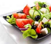 Как приготовить греческий салат в домашних условиях