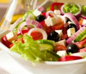 Салат «Греческий» — классический простой рецепт