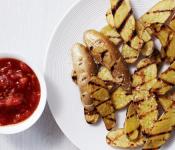 Картошка на сковороде-гриль: быстрые рецепты Жареная молодая картошка в мундире